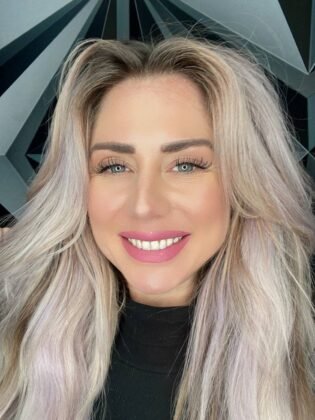 Shaunda - Master Hairstylist and Extension Specialist at Millionaire Hair Salon